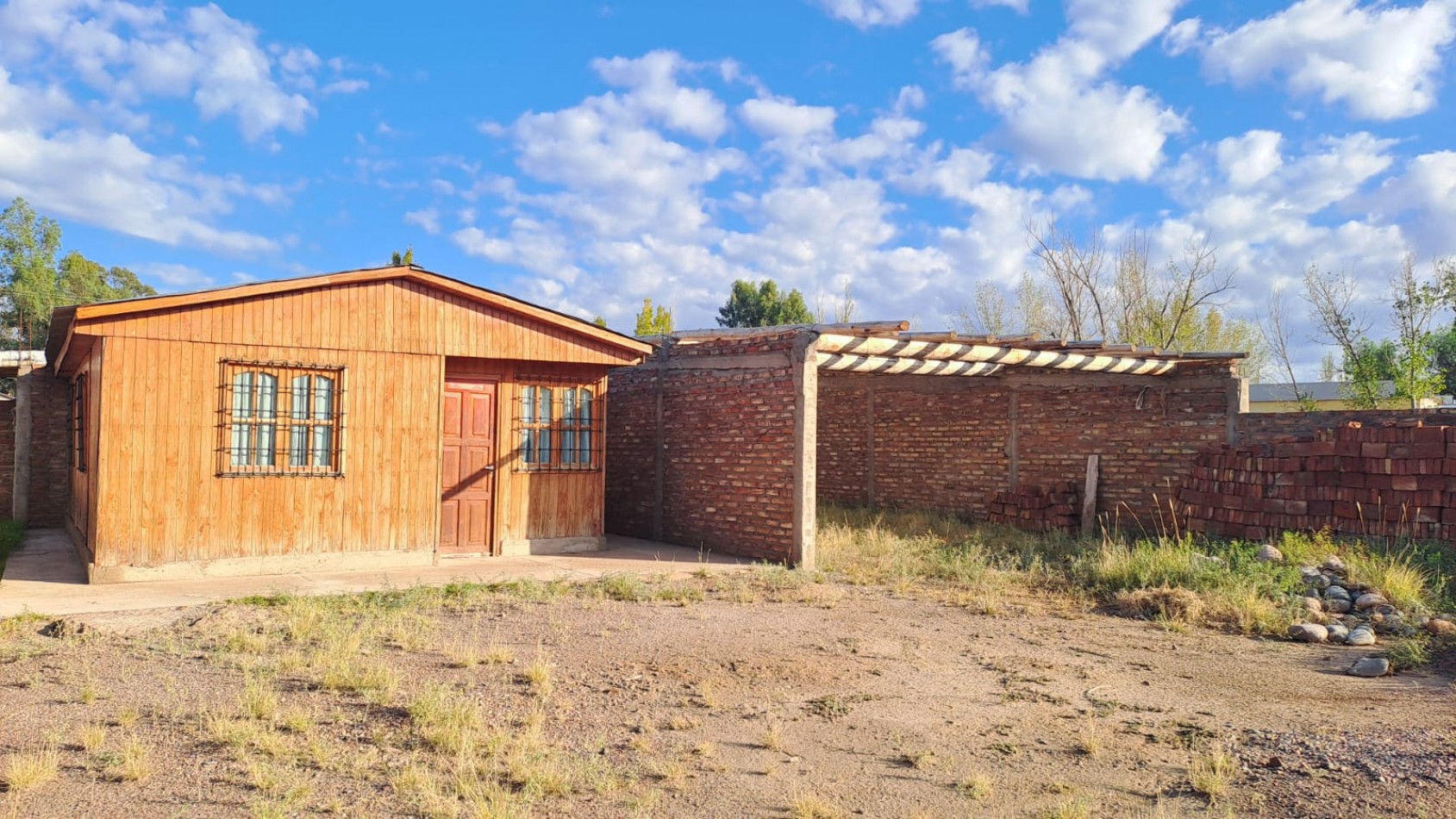 GREENWOOD VENDE TERRENO CON CABAÑA EN EL CARRIZAL DE ABAJO, LUJAN DE CUYO.