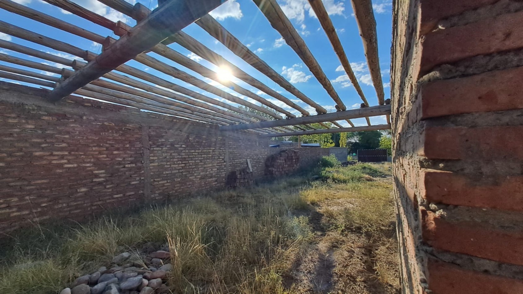 GREENWOOD VENDE TERRENO CON CABAÑA EN EL CARRIZAL DE ABAJO, LUJAN DE CUYO.