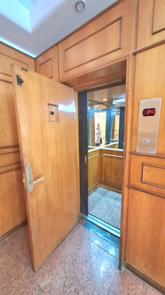 GREENWOOD VENDE PISO DE CATEGORIA EN CIUDAD DE MENDOZA.