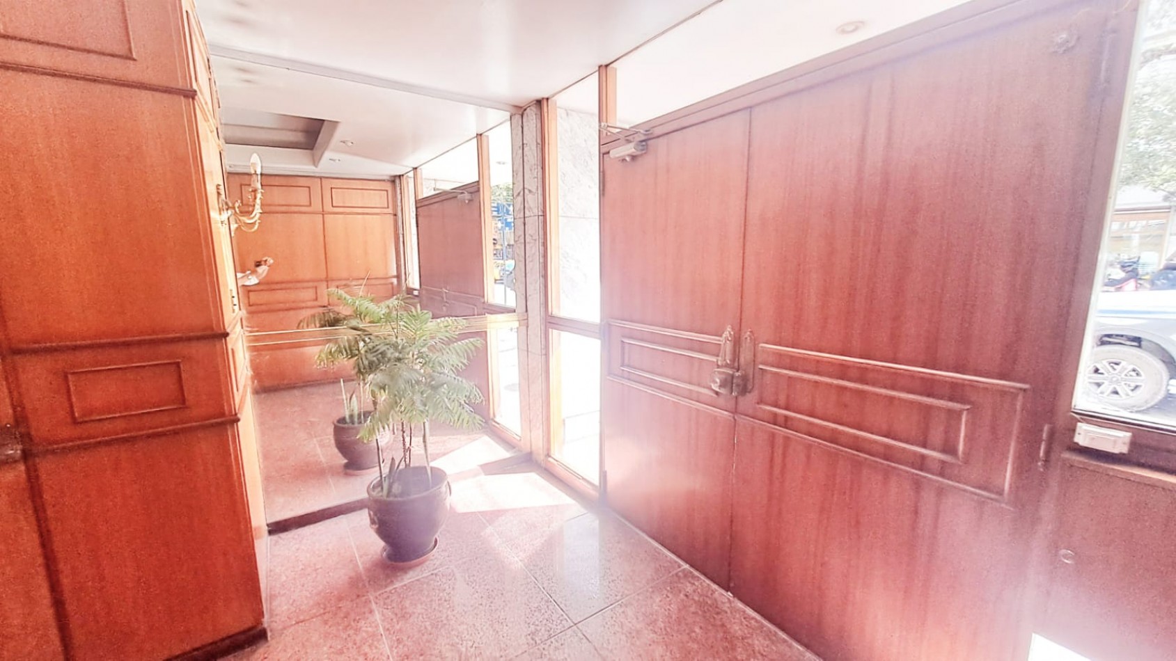 GREENWOOD VENDE PISO DE CATEGORIA EN CIUDAD DE MENDOZA.