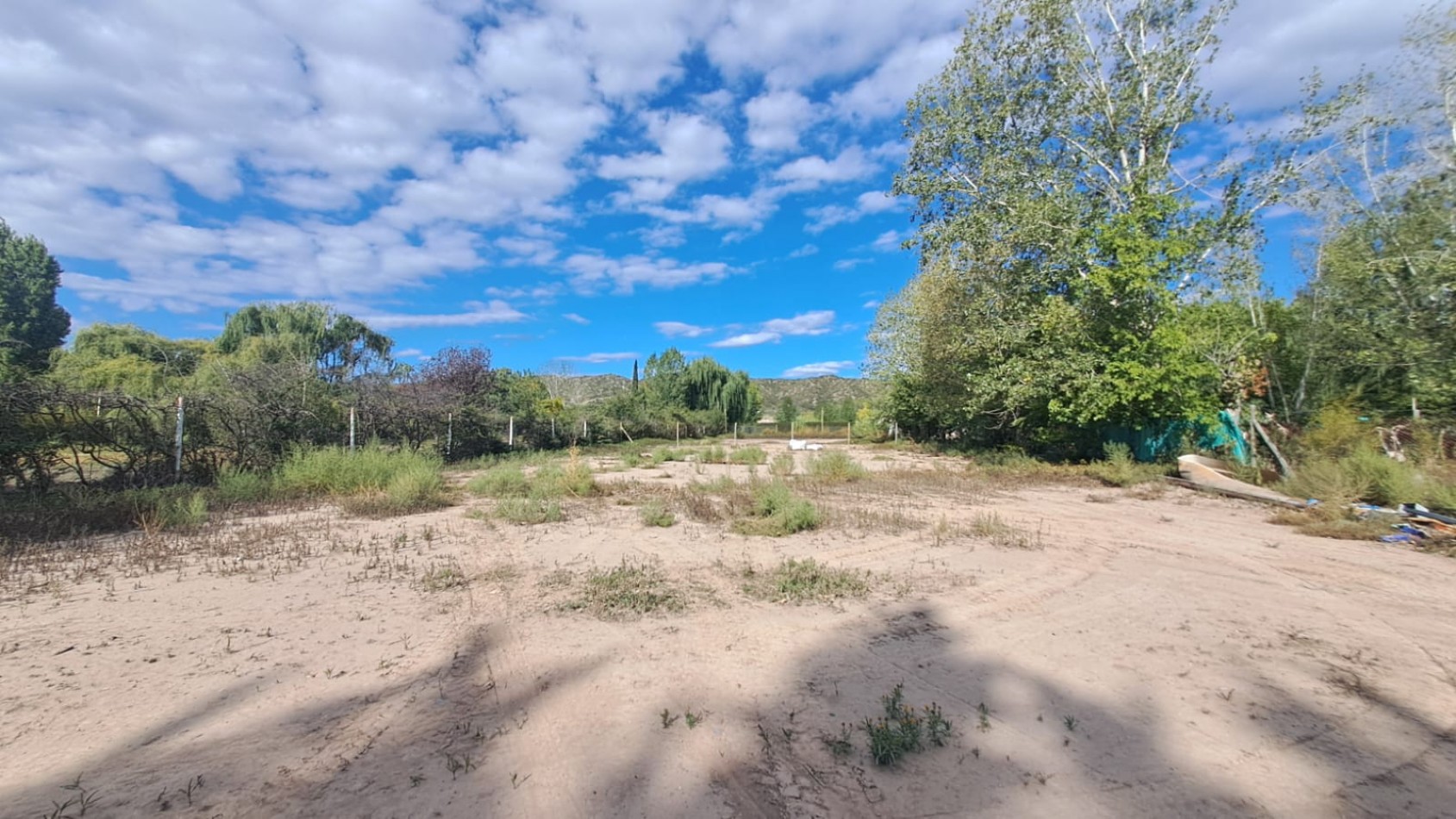 GREENWOOD VENDE ESPECTACULAR LOTE EN BARRIO CERRADO LOS TEROS EN PERDRIEL.