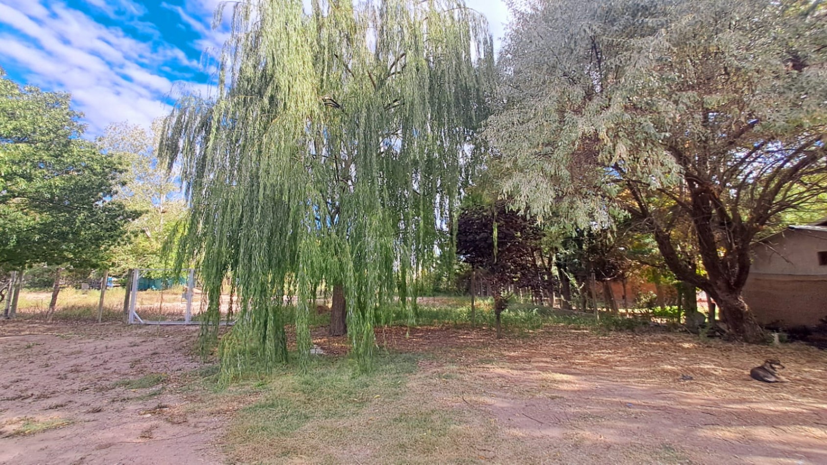 GREENWOOD VENDE ESPECTACULAR LOTE EN BARRIO CERRADO LOS TEROS EN PERDRIEL.