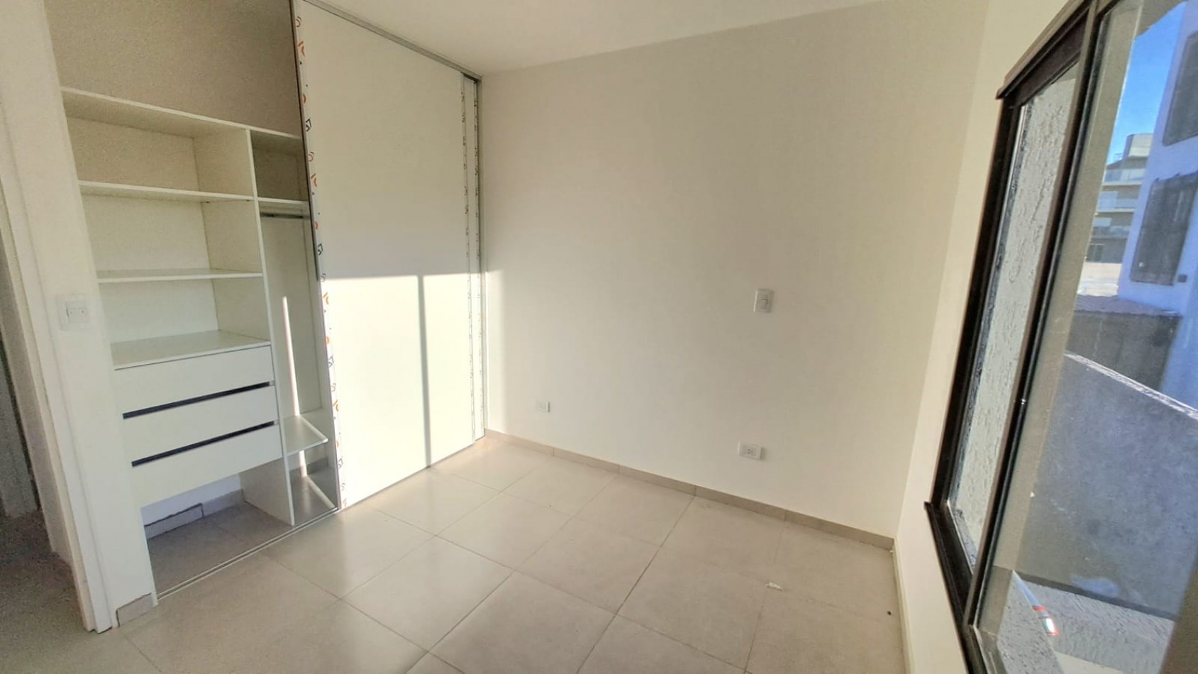 GREENWOOD ALQUILA DUPLEX A ESTRENAR EN MAIPU.