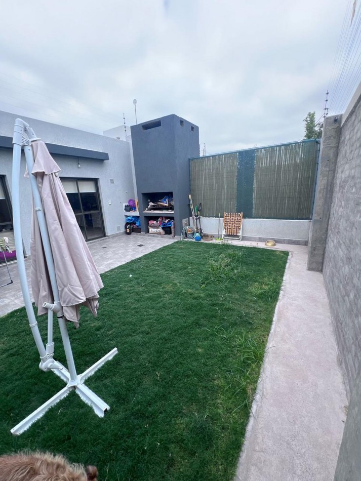 GREENWOOD INMOBILIARIA VENDE HERMOSA PROPIEDAD EN BARRIO PRIVADO VISTA OLIVA