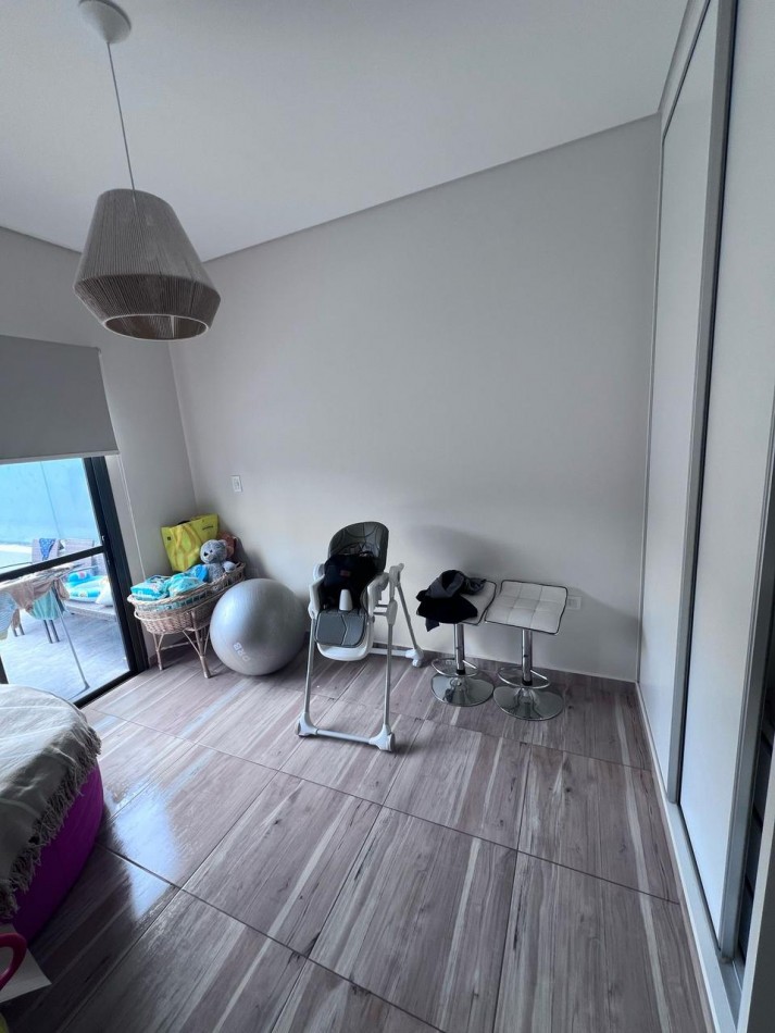 GREENWOOD INMOBILIARIA VENDE HERMOSA PROPIEDAD EN BARRIO PRIVADO VISTA OLIVA