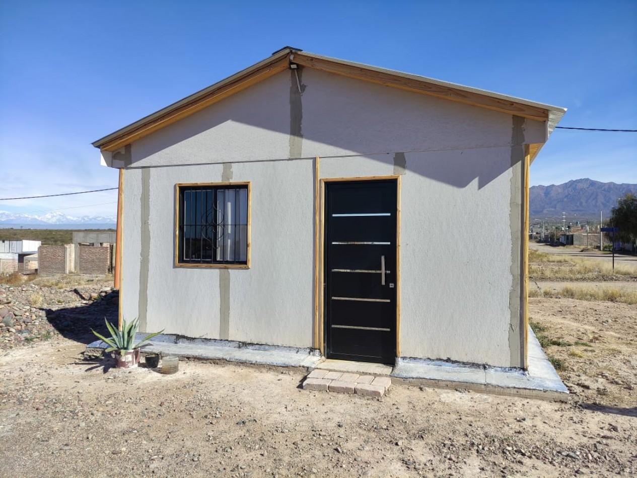 Gran oportunidad - Greenwood Inmobiliaria vende casa industrializada en obra gris sobre lote de 450 m² - Valle del Plata, Lujan de Cuyo
