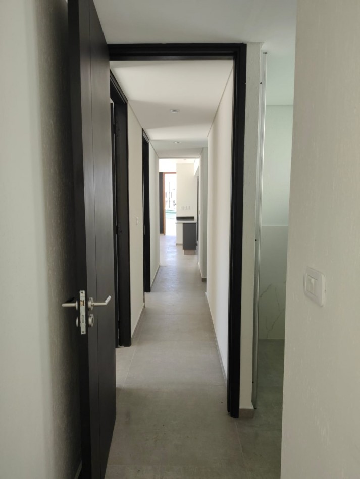 GREENWOOD INMOBILIARIA VENDE HERMOSA CASA A ESTRENAR EN BARRIO PRIVADO LAR DE VIEYTES 2