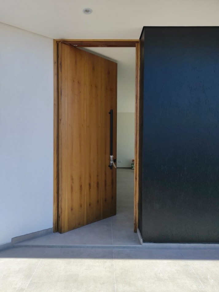 GREENWOOD INMOBILIARIA VENDE HERMOSA CASA A ESTRENAR EN BARRIO PRIVADO LAR DE VIEYTES 2