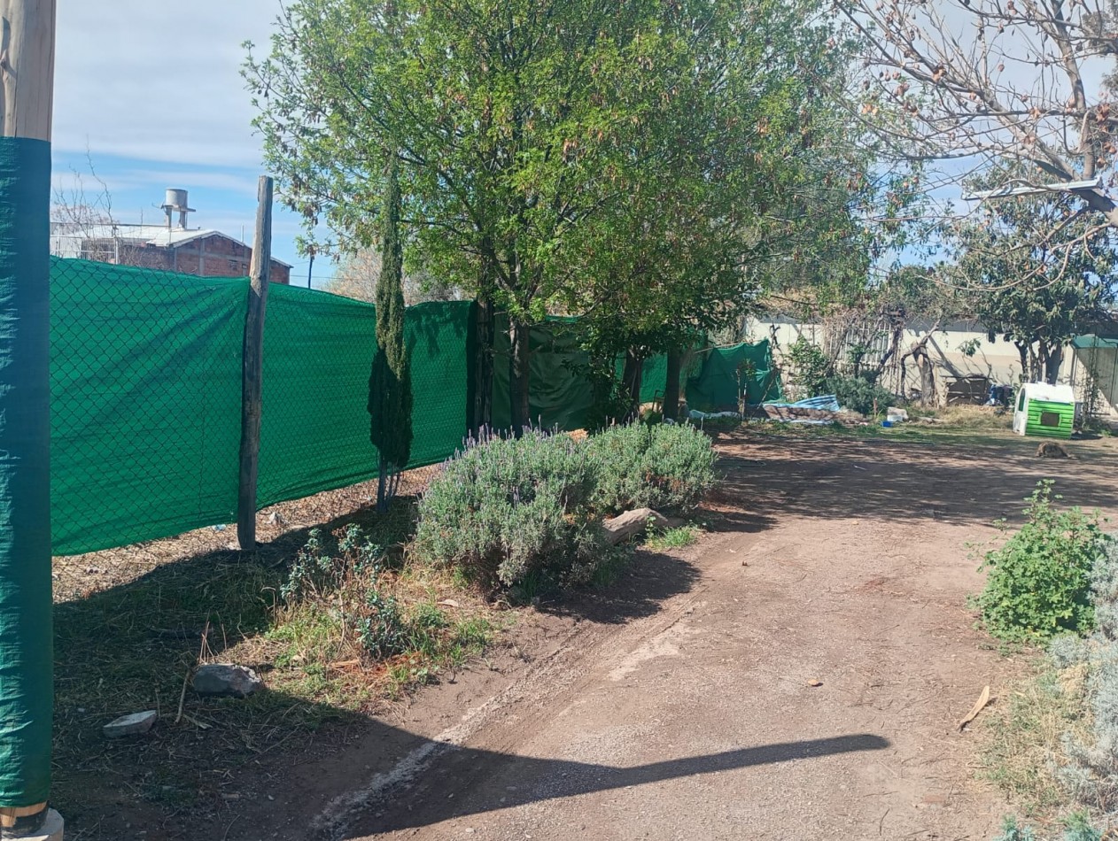 GREENWOOD INMOBILIARIA VENDE CASA CON GRANDISIMO TERRENO EN LAS HERAS!