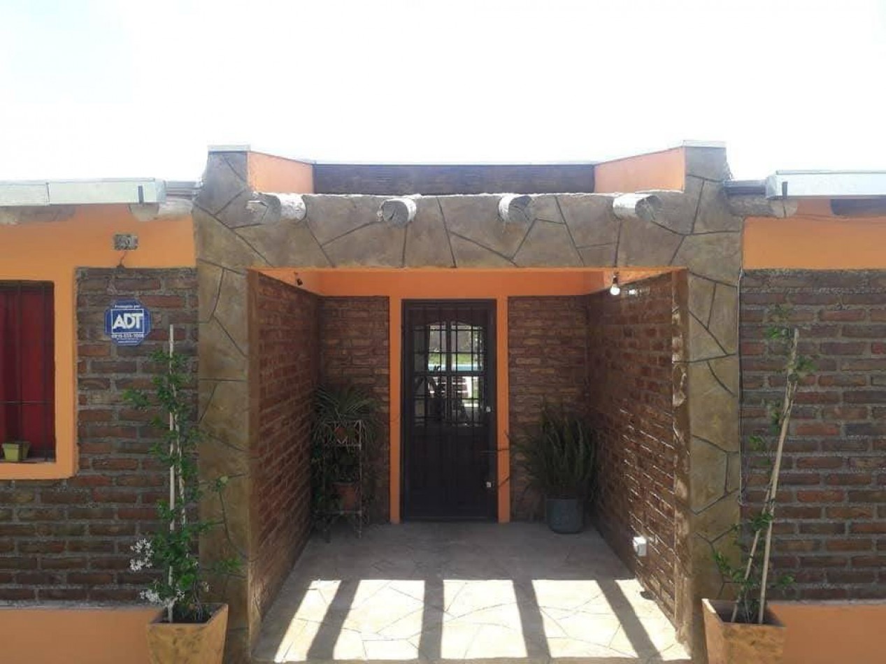GREENWOOD VENDE CASA CON QUINCHO, PILETA Y SEGURIDAD EN EL CARRIZAL DE ABAJO