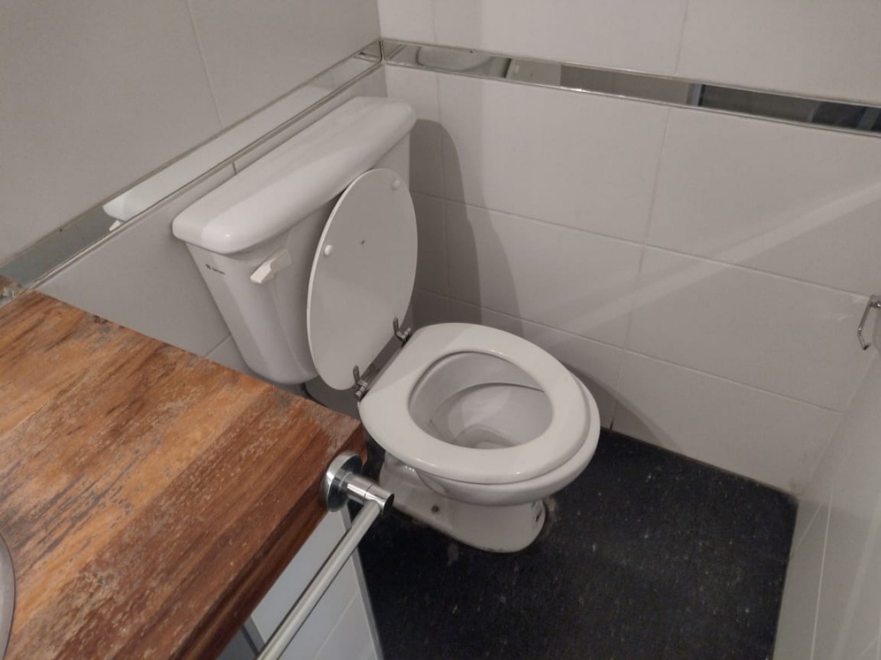 GREENWOOD INMOBILIARIA VENDE LOCAL COMERCIAL EN PLENO CENTRO DE MENDOZA  