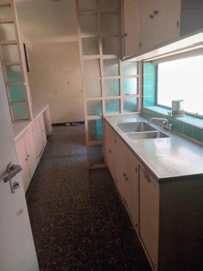 GREENWOOD INMOBILIARIA VENDE CASA CON DEPARTAMENTO INDEPENDIENTE