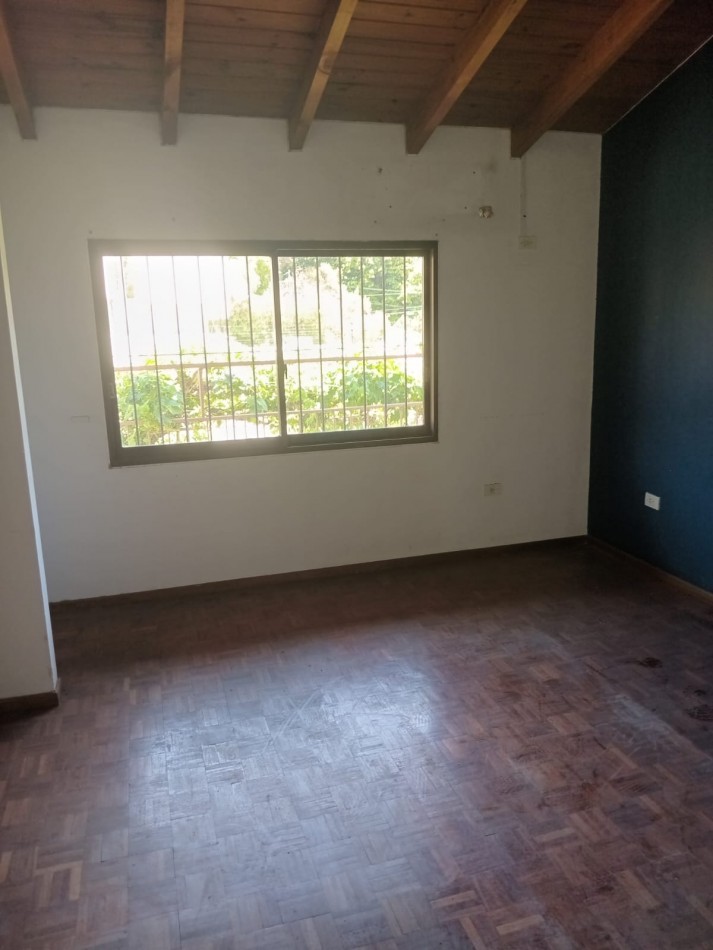 GREENWOOD INMOBILIARIA VENDE CASA CON DEPARTAMENTO INDEPENDIENTE