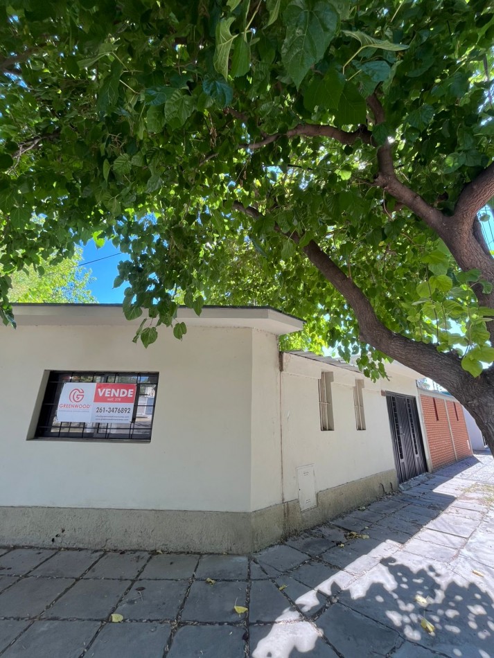 GREENWOOD INMOBILIARIA VENDE EXCELENTE CASA EN GODOY CRUZ B° SOEVA SUR