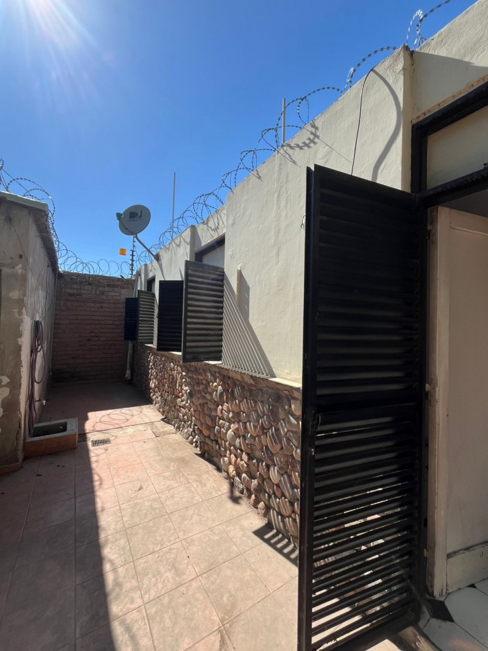 GREENWOOD INMOBILIARIA VENDE EXCELENTE CASA EN GODOY CRUZ B° SOEVA SUR