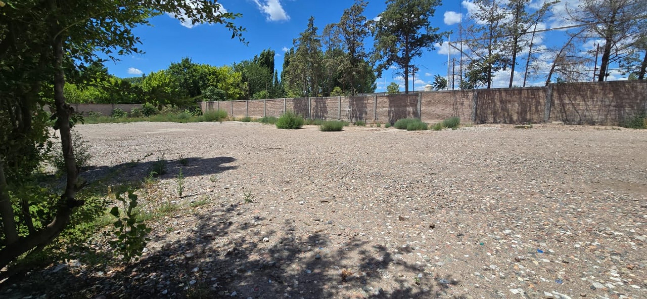 GREENWOOD INMOBILIARIA ALQUILA GALPON EN LUJAN DE CUYO 