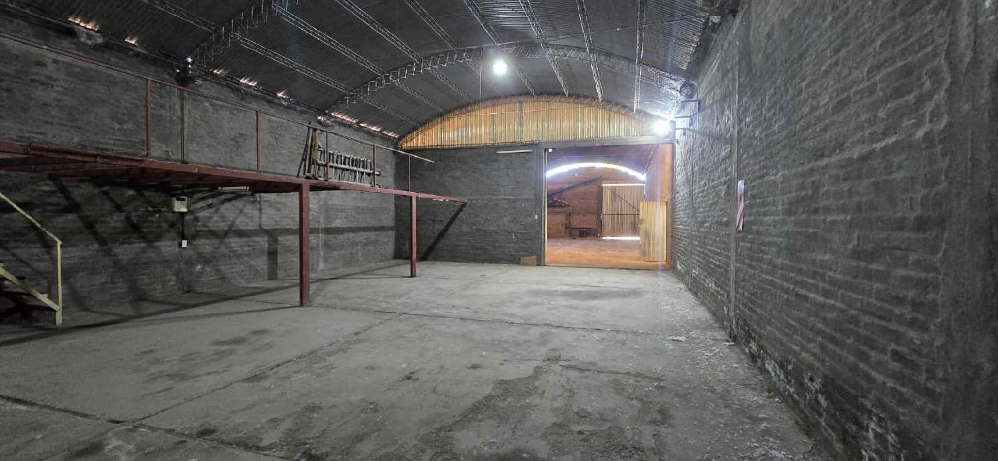 GREENWOOD INMOBILIARIA ALQUILA GALPON EN LUJAN DE CUYO 