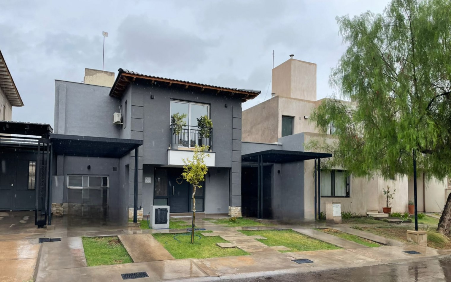 Inmobiliaria Greenwood vende Casa en Barrio Privado Urquiza - Guaymallen