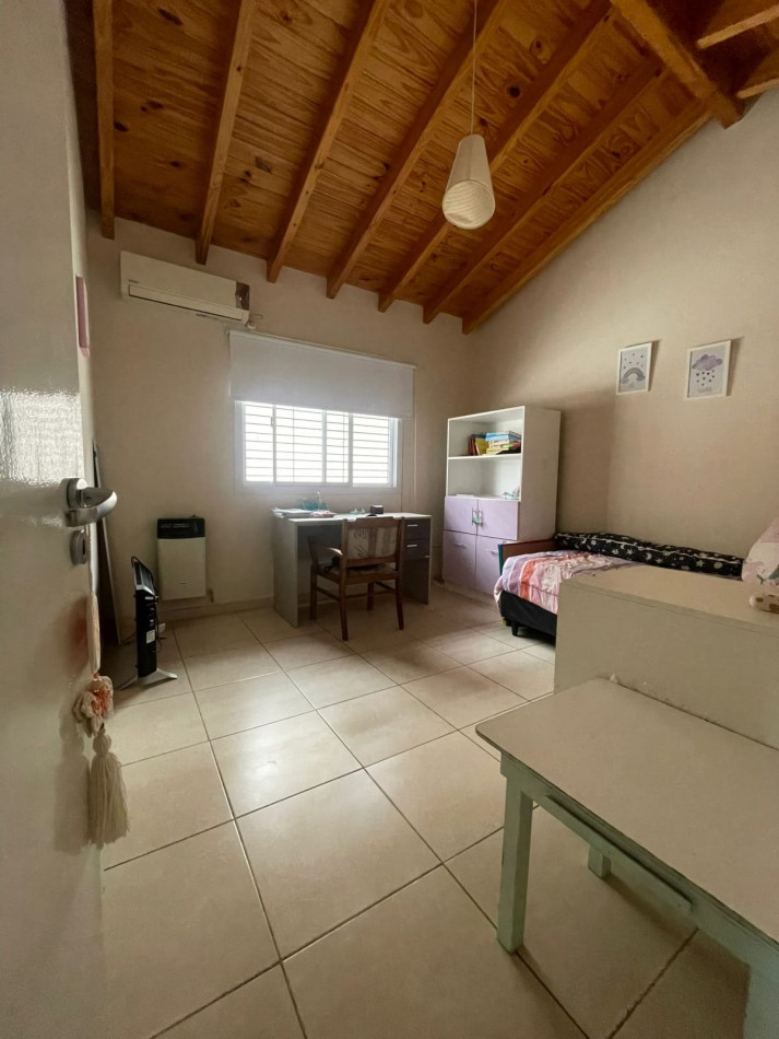 Inmobiliaria Greenwood vende Casa en Barrio Privado Urquiza - Guaymallen