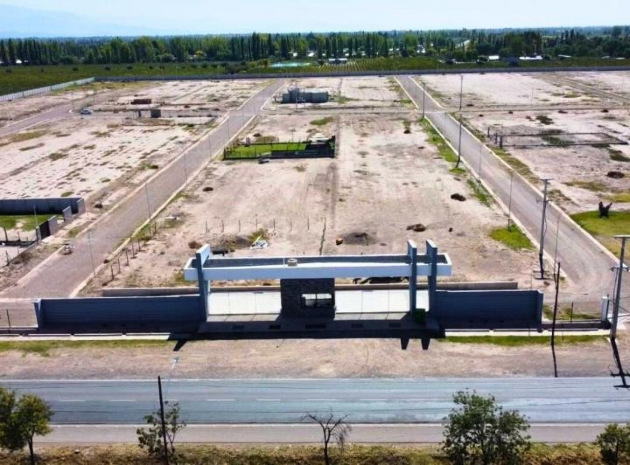 GREENWOOD INMOBILIARIA VENDE TERRENO EN BARRIO DISTRITO AZCUENAGA 