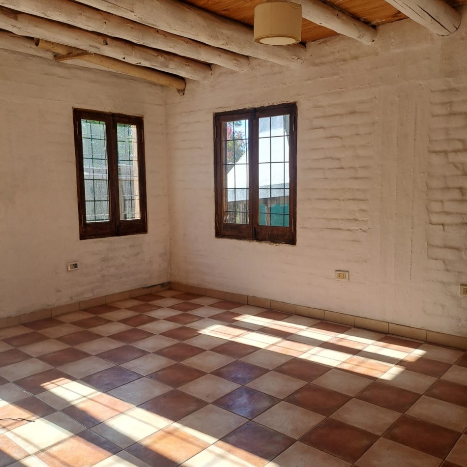 GREENWOOD INMOBILIARIA TIENE  Casa en Alquiler - Remedios Escalada N° 4308, Lunlunta, Maipu