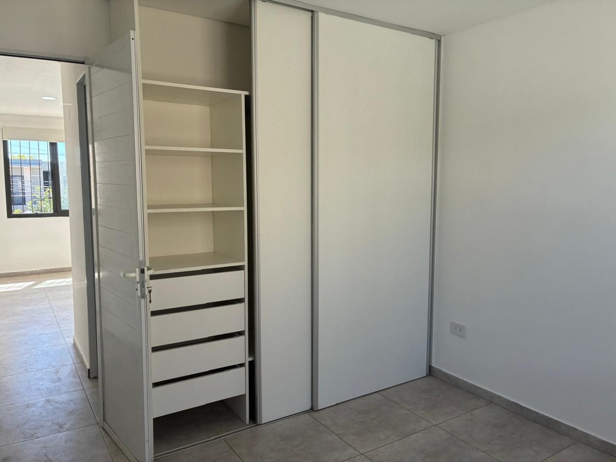 GREENWOOD INMOBILIARIA VENDE DEPARTAMENTO GUAYMALLEN! 