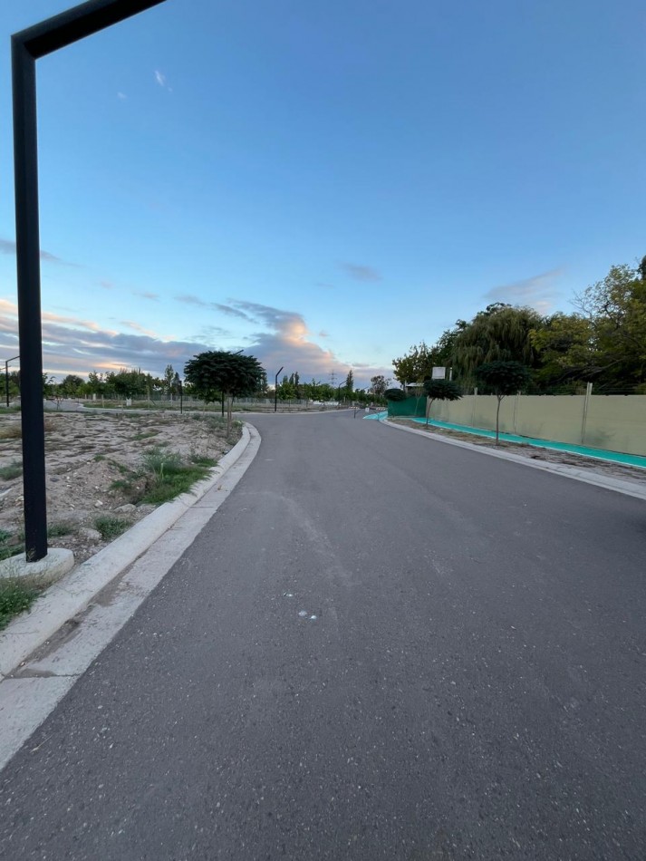 GREENWOOD INMOBILIARIA VENDE EXCELENTE LOTE EN EL BARRIO PRIVADO QVATTRO DE CHACRAS DE CORIA, LUJAN DE CUYO! 