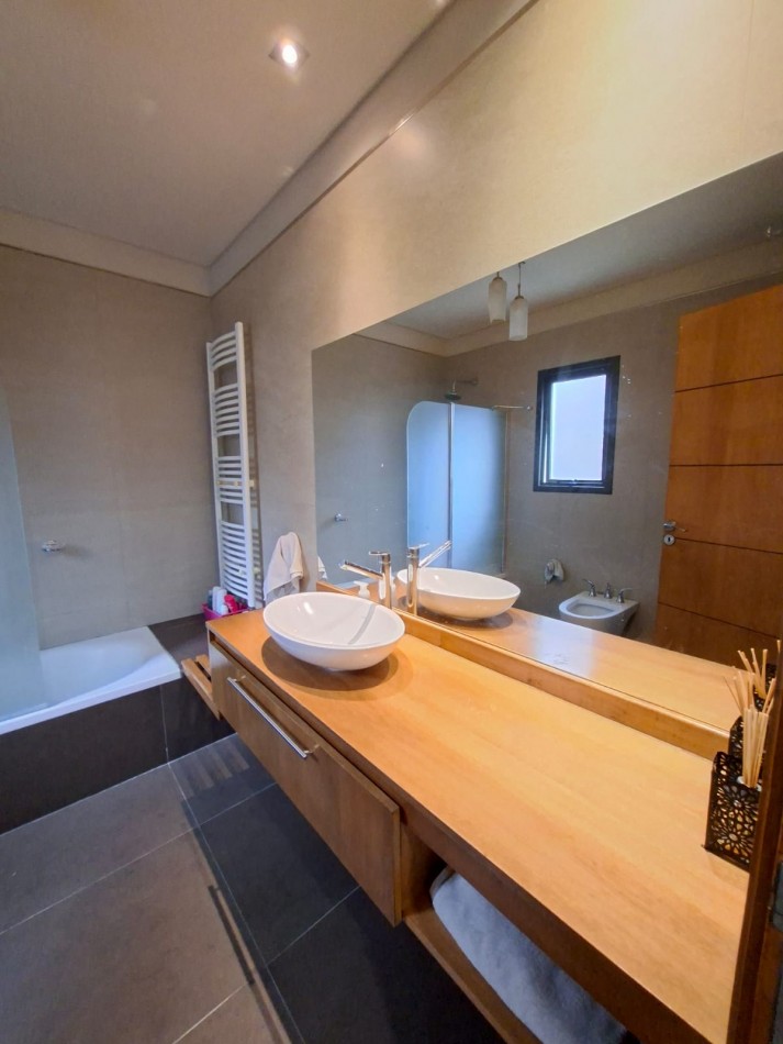 GREENWOOD ALQUILA HERMOSA PROPIEDAD EN BARRIO PRIVADO LICEO RUGBY II