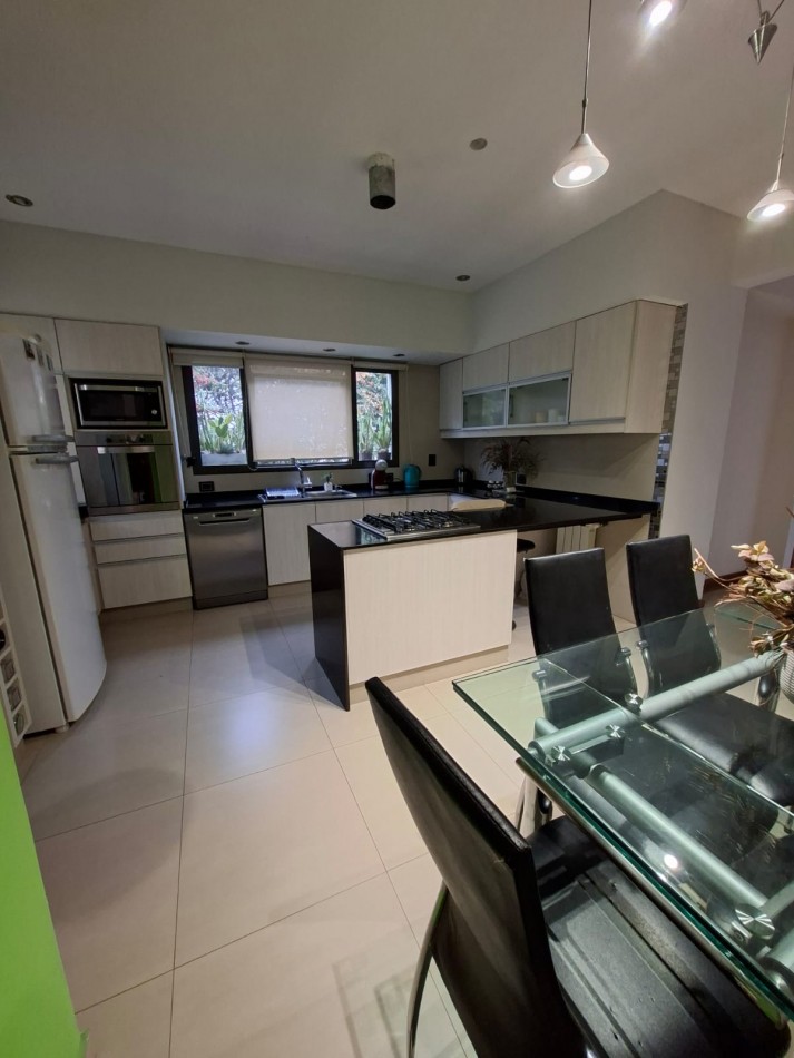 GREENWOOD ALQUILA HERMOSA PROPIEDAD EN BARRIO PRIVADO LICEO RUGBY II