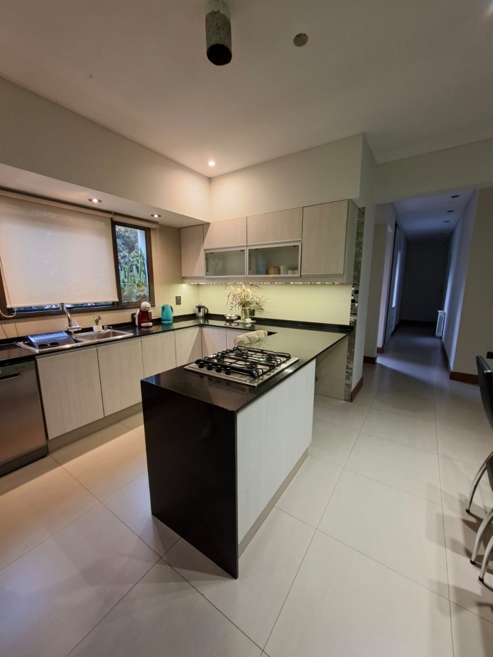 GREENWOOD ALQUILA HERMOSA PROPIEDAD EN BARRIO PRIVADO LICEO RUGBY II