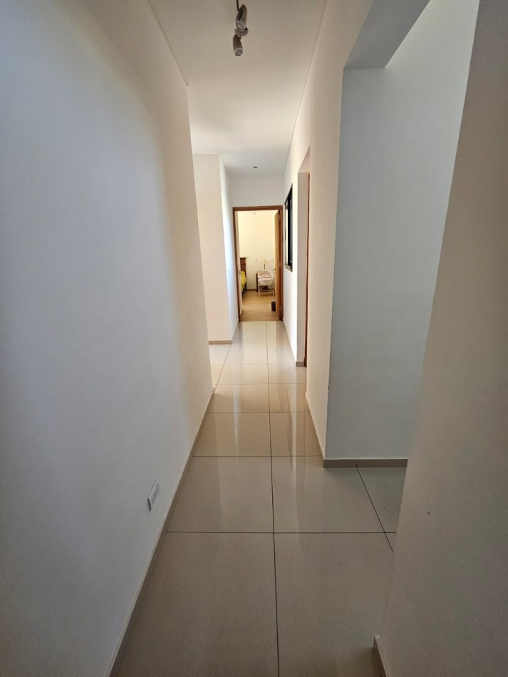 Casa moderna en Barrio Privado Lar de Vieytes II - Maipu