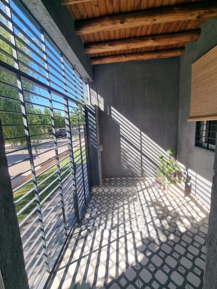GREENWOOD INMOBILIARIA VENDE CASA  - B° NUEVO SIGLO