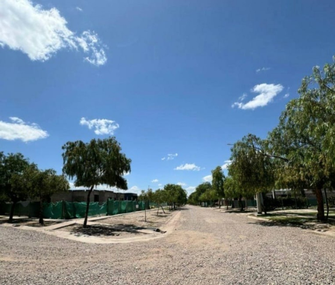 GREENWOOD  VENDE LOTE  TERRUÑOS DE ARAOZ III