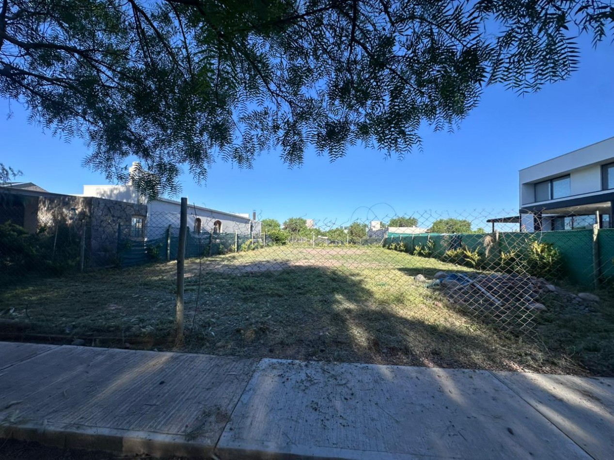 GREENWOOD  VENDE LOTE  TERRUÑOS DE ARAOZ III