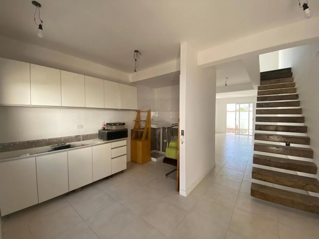 GREENWOOD INMOBILIARIA VENDE HERMOSOS TRIPLEX EN SEXTA SECCION