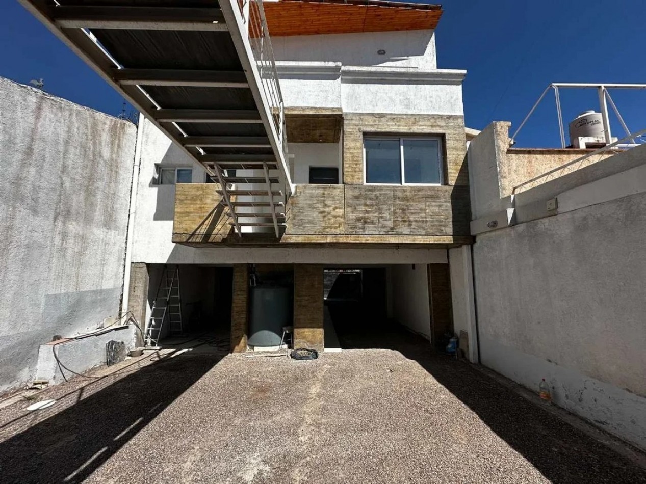 GREENWOOD INMOBILIARIA VENDE DUPLEX EN SEXTA SECCION