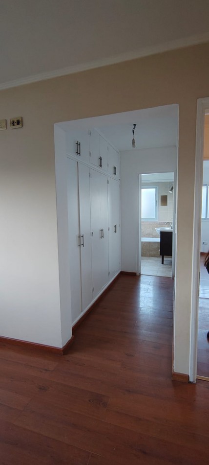 GREENWOOD INVERSIONES INMOBILIARIAS ALQUILA   EXCLUSIVA CASA EN BARRIO DALVIAN