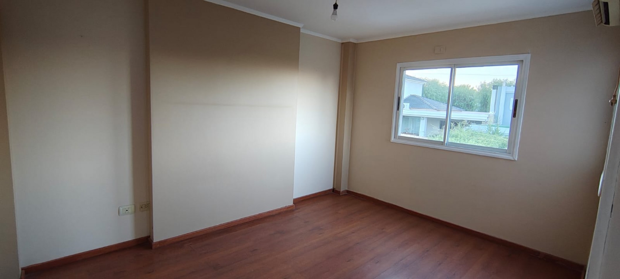 GREENWOOD INVERSIONES INMOBILIARIAS ALQUILA   EXCLUSIVA CASA EN BARRIO DALVIAN