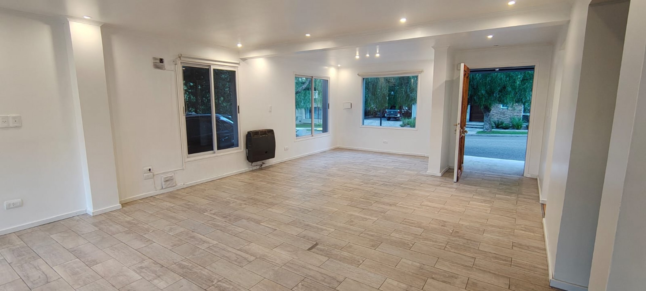 GREENWOOD INVERSIONES INMOBILIARIAS ALQUILA   EXCLUSIVA CASA EN BARRIO DALVIAN