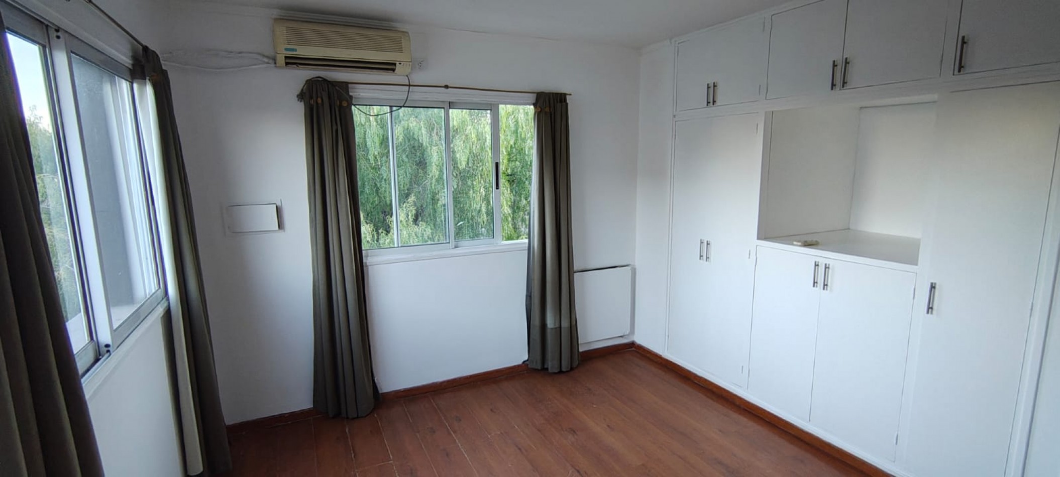 GREENWOOD INVERSIONES INMOBILIARIAS ALQUILA   EXCLUSIVA CASA EN BARRIO DALVIAN