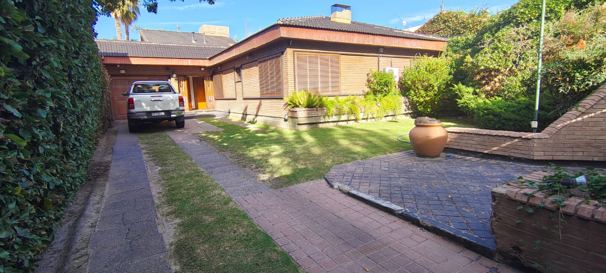 GREENWOOD INVERSIONES INMOBILIARIAS VENDE HERMOSA CASA EN GUAYMALLEN