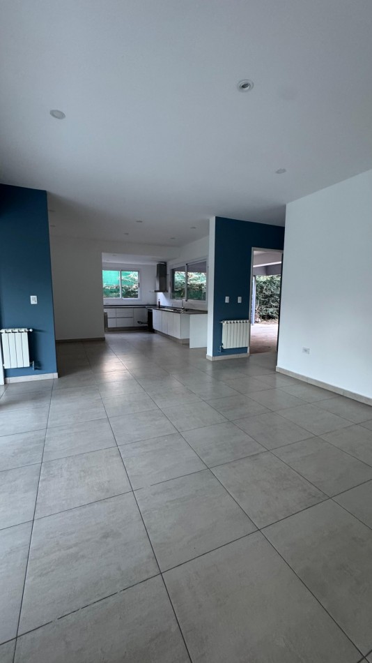 GREENWOOD INMOBILIARIA ALQUILA CASA EN BARRIO PRIVADO LOS TEROS