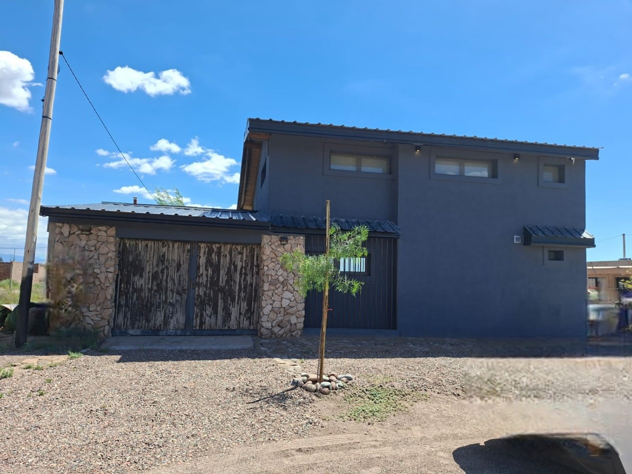 GREENWOOD VENDE CASA MODERNA Y LUMINOSA EN UGARTECHE
