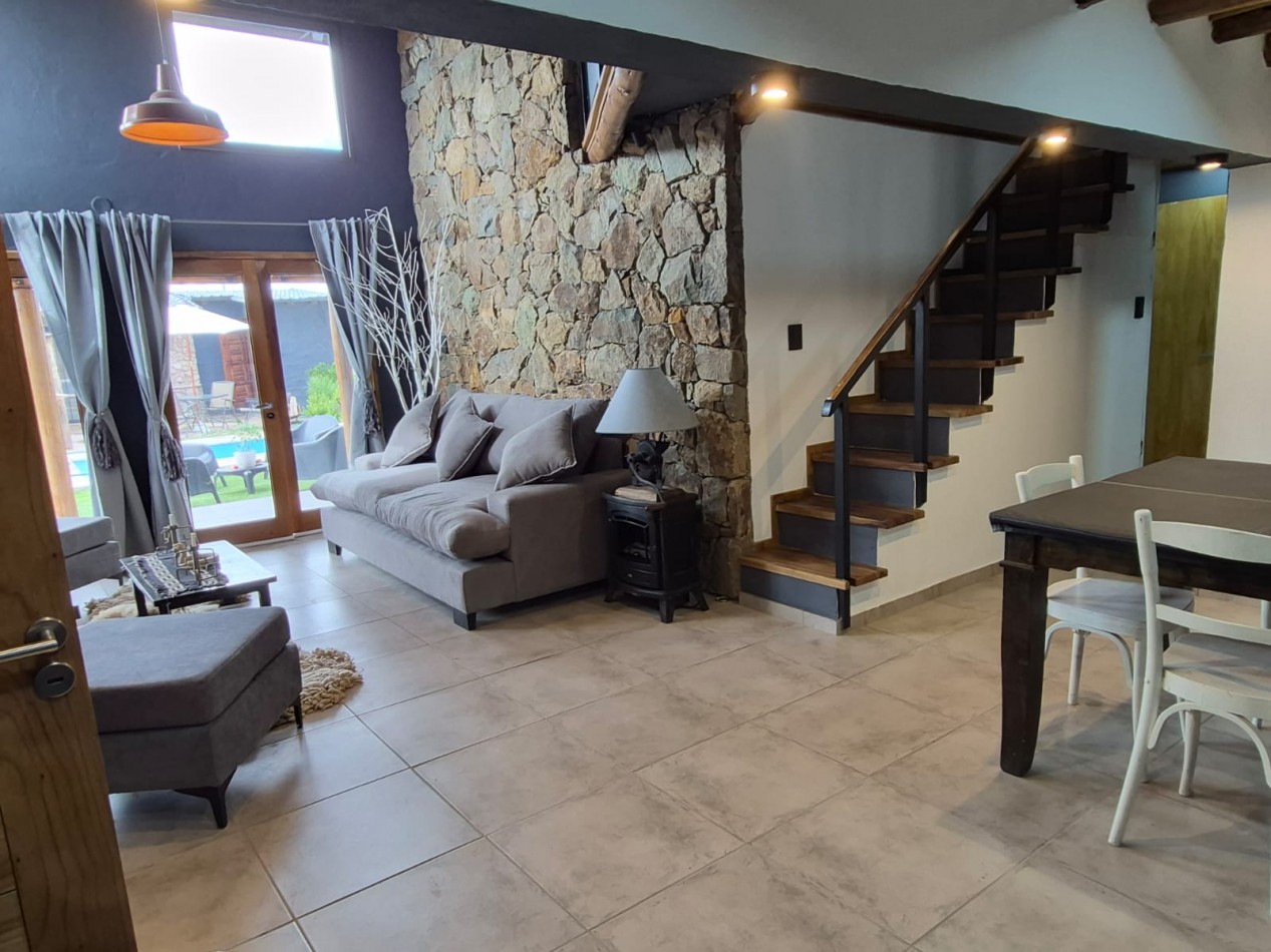 GREENWOOD VENDE CASA MODERNA Y LUMINOSA EN UGARTECHE