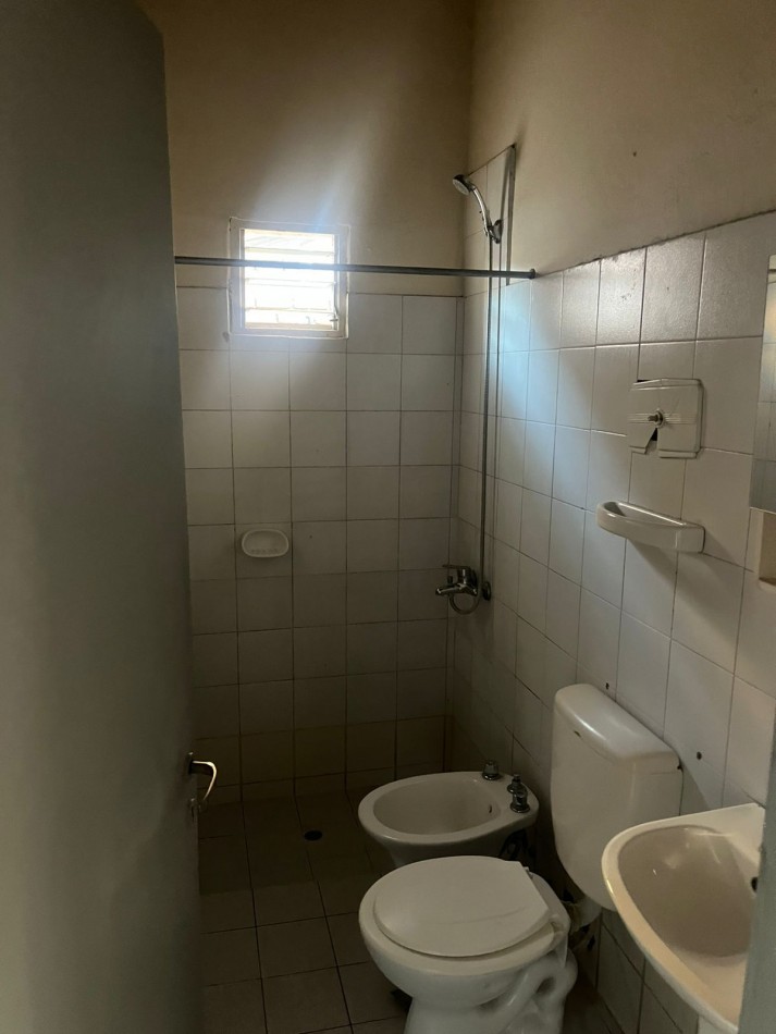 GREENWOOD INMOBILIARIA ALQUILA CASA EN MAIPU - B° AGUA Y ENERGIA