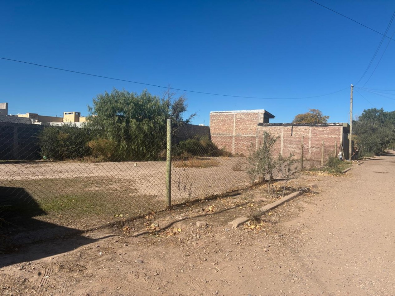 GREENWOOD VENDE TERRENO DE 2.400 
