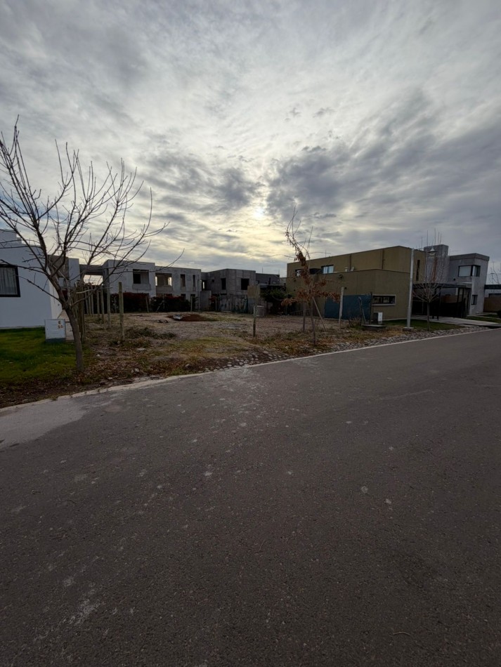 GREENWOOD INMOBILIARIA VENDE LOTE EN EL BARRIO PRIVADO ZETTAVI