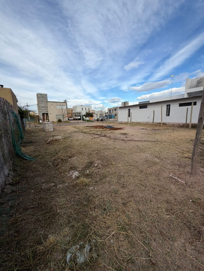 GREENWOOD INMOBILIARIA VENDE LOTE EN EL BARRIO PRIVADO ZETTAVI