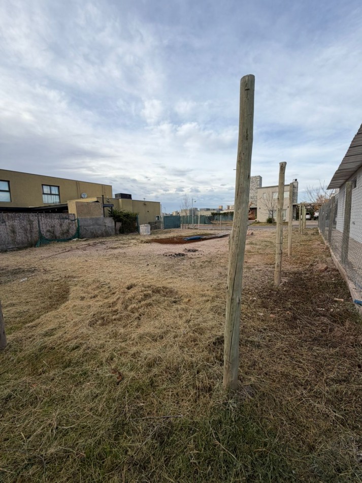 GREENWOOD INMOBILIARIA VENDE LOTE EN EL BARRIO PRIVADO ZETTAVI