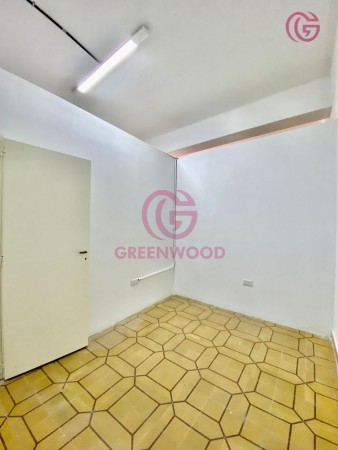GREENWOOD VENDE PISO EN PEATONAL AV. RIVADAVIA, EN EL CENTRO DE SAN JUAN